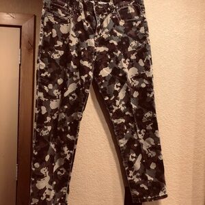 Kut from the cloth camo crops sz 8